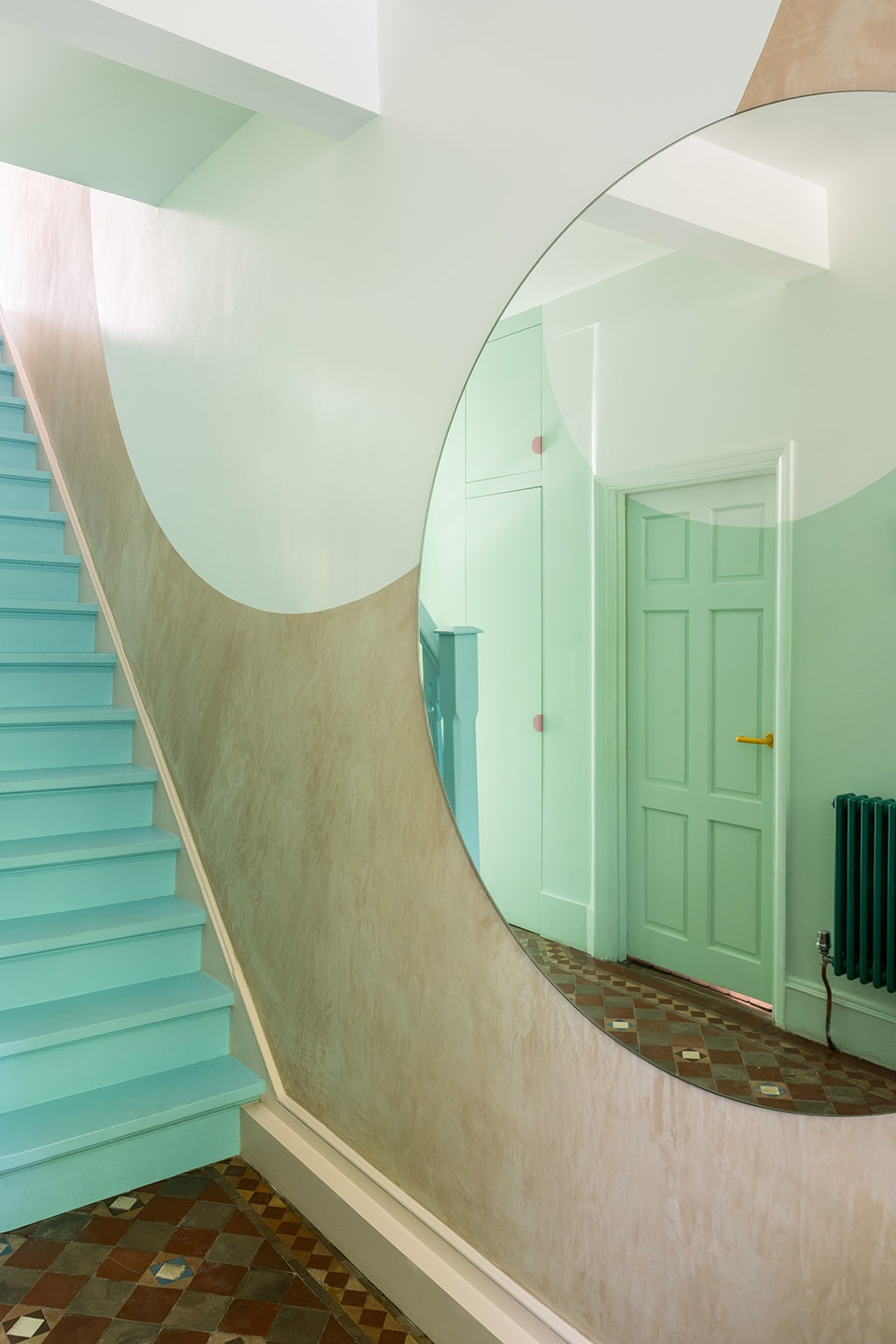 Graphic House by Office S M