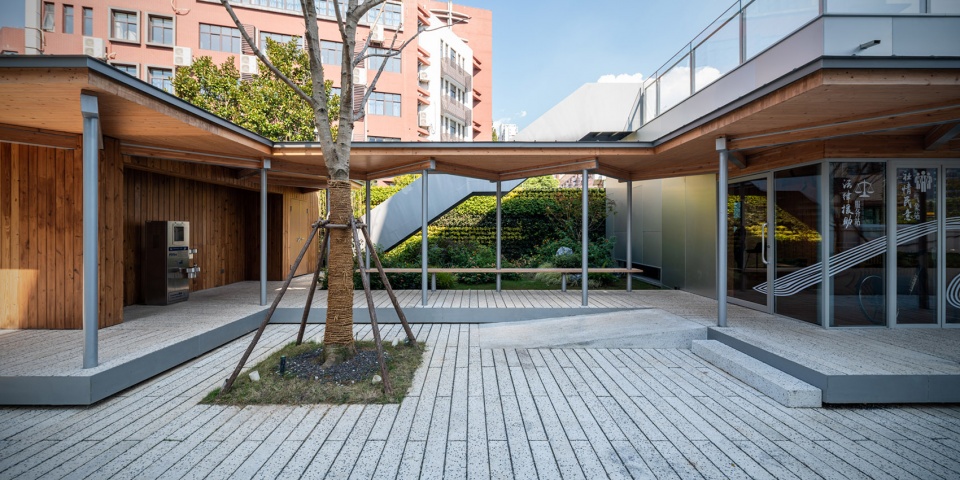Service Station in Shunyi Road Pocket Park Suzhou Creek Shanghai by Atelier Z