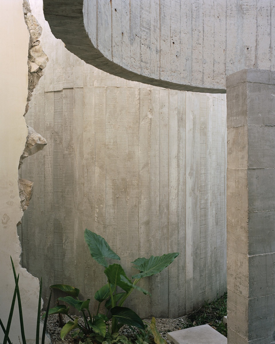 casa merida by ludwig godefroy architecture