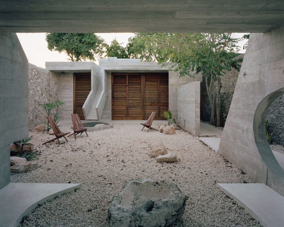 casa merida by ludwig godefroy architecture
