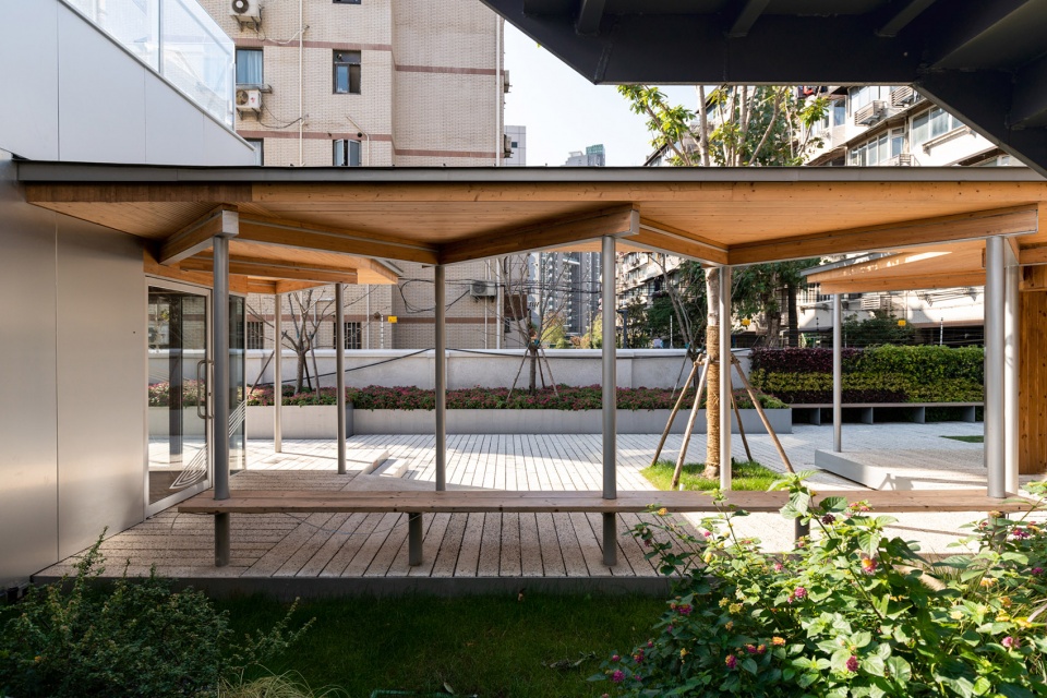 Service Station in Shunyi Road Pocket Park Suzhou Creek Shanghai by Atelier Z
