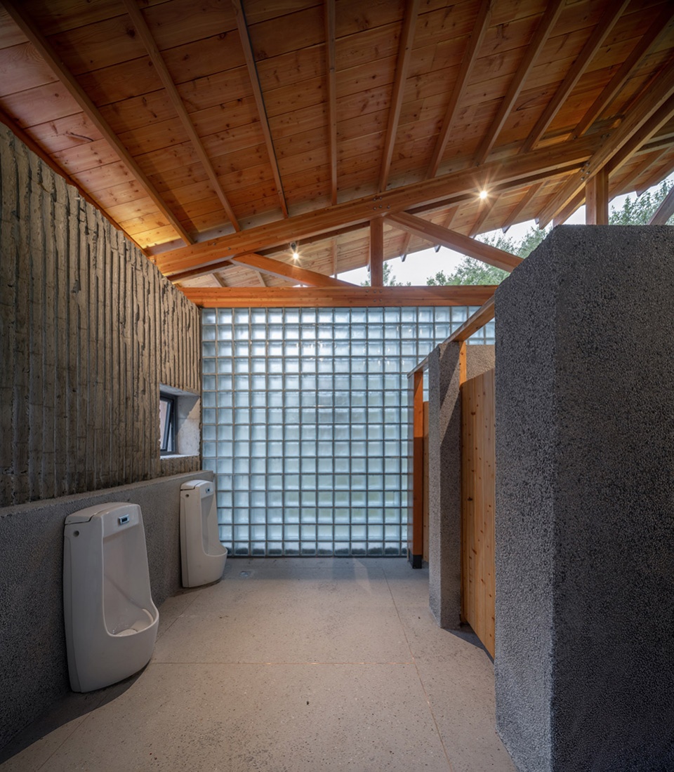 multifunctional service center of liuba mountain scenic area by shulin architectural design