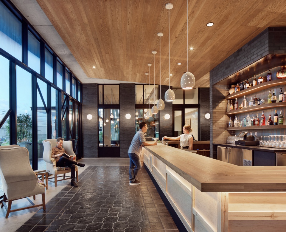 arrive austin hotel by baldridge architects
