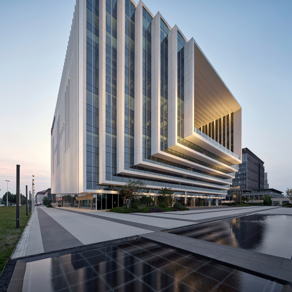 longhu international center by hdd tjupdi