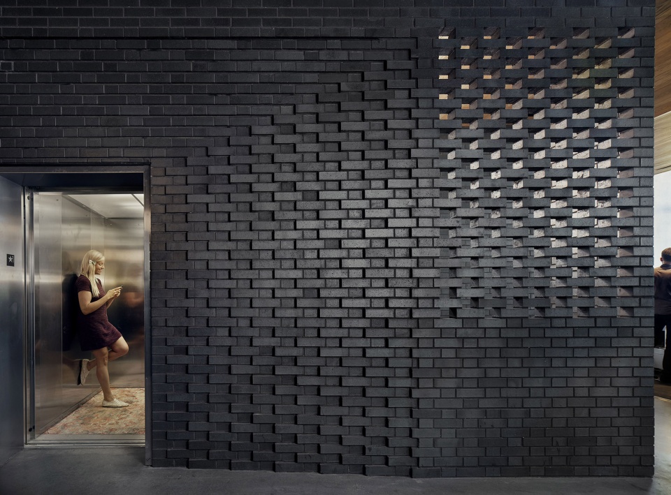 arrive austin hotel by baldridge architects