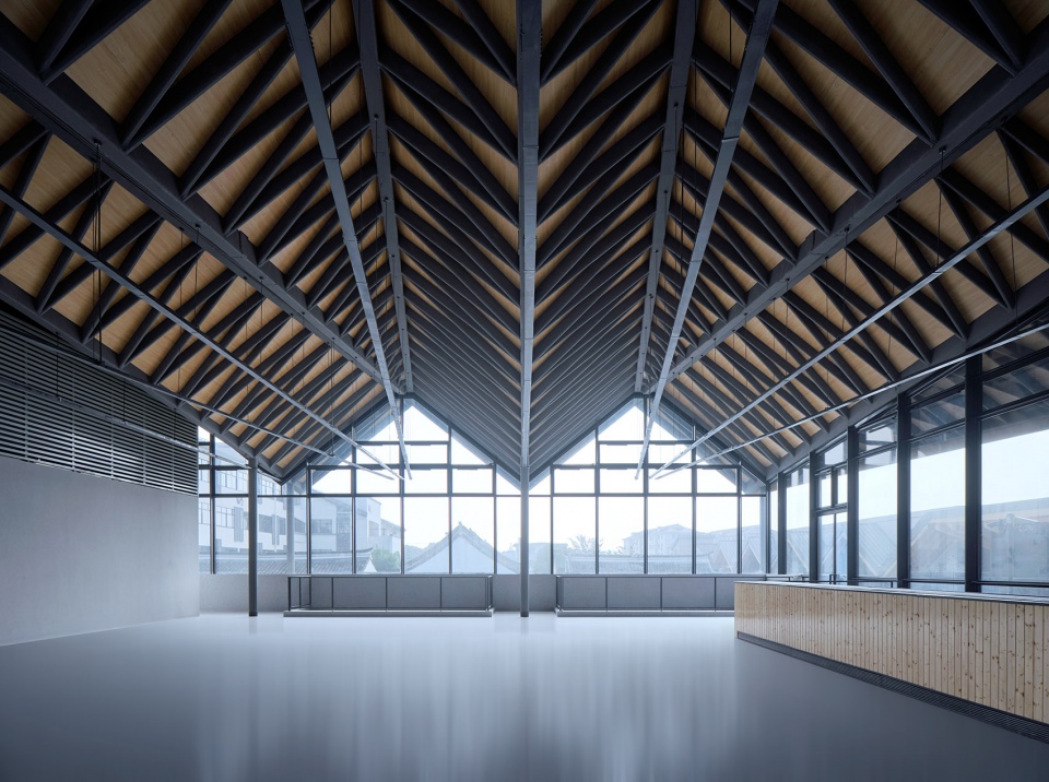二层展厅空间 Exhibition hall on 2nd floor ©章鱼见筑