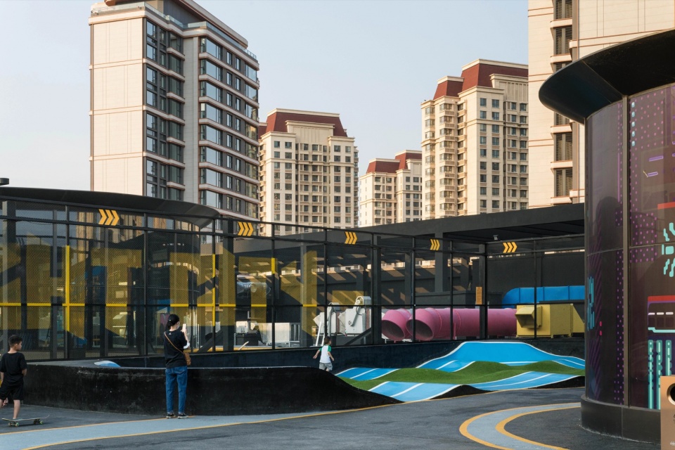 zhonghai unimall rooftop skatepark by daga architects
