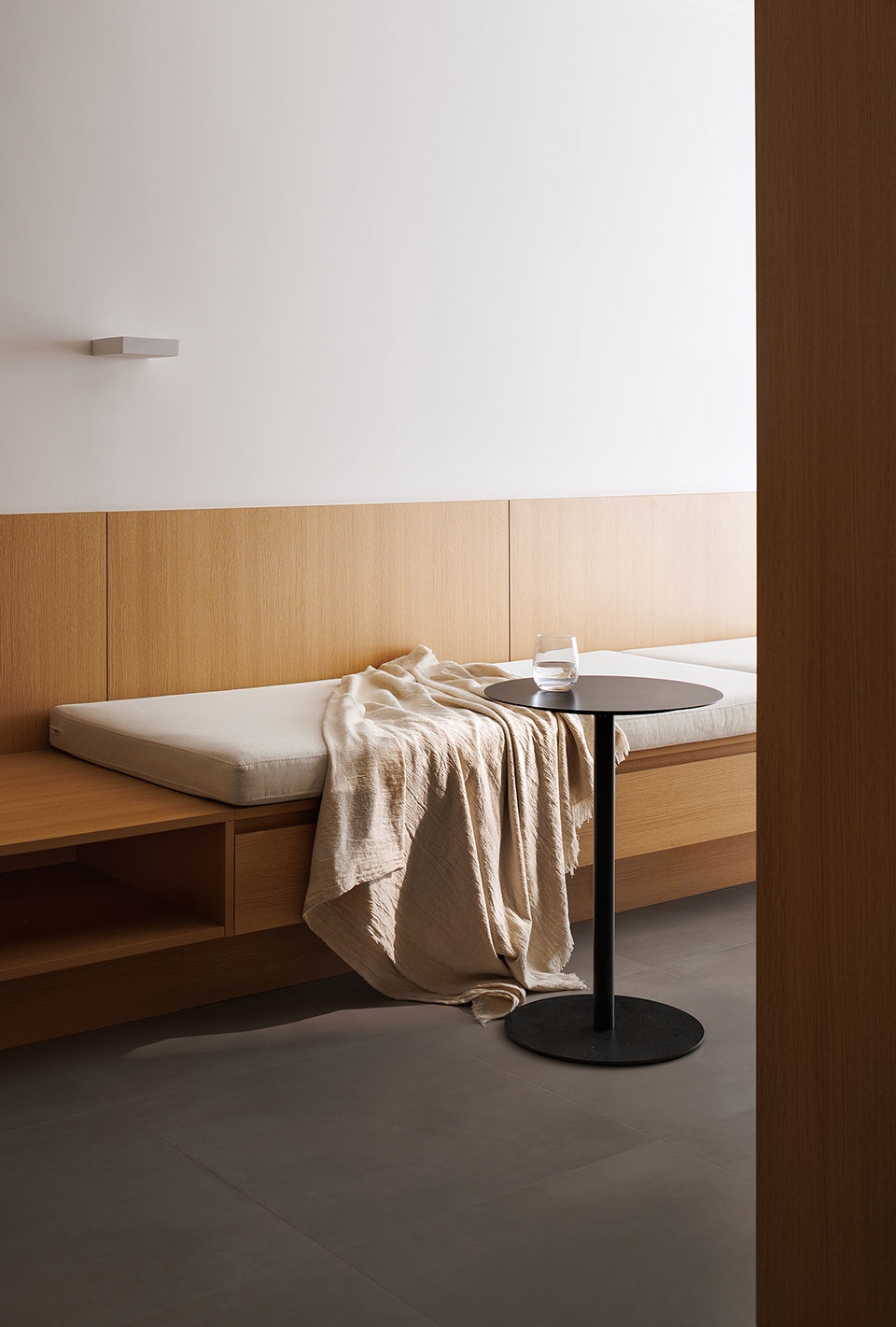 wood and white atelier suze