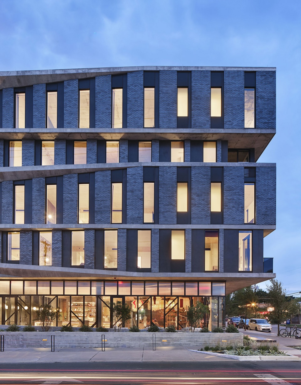 arrive austin hotel by baldridge architects