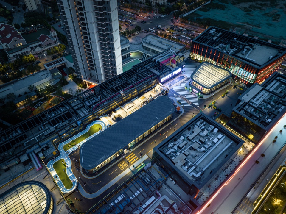 zhonghai unimall rooftop skatepark by daga architects