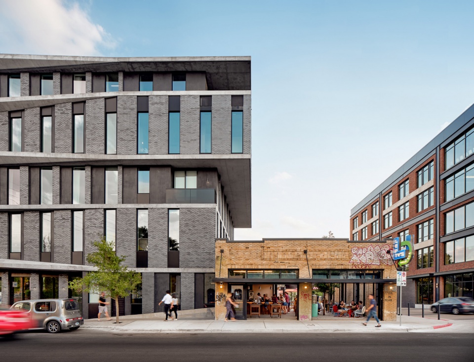 arrive austin hotel by baldridge architects