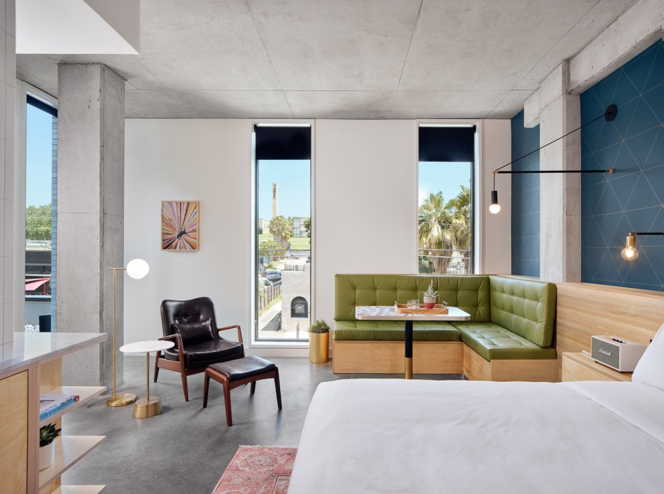 arrive austin hotel by baldridge architects