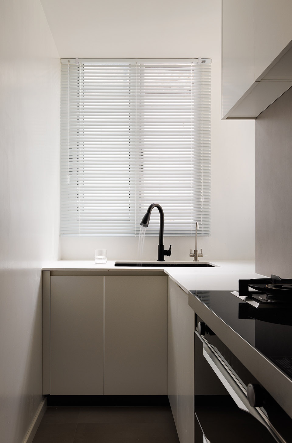 wood and white atelier suze