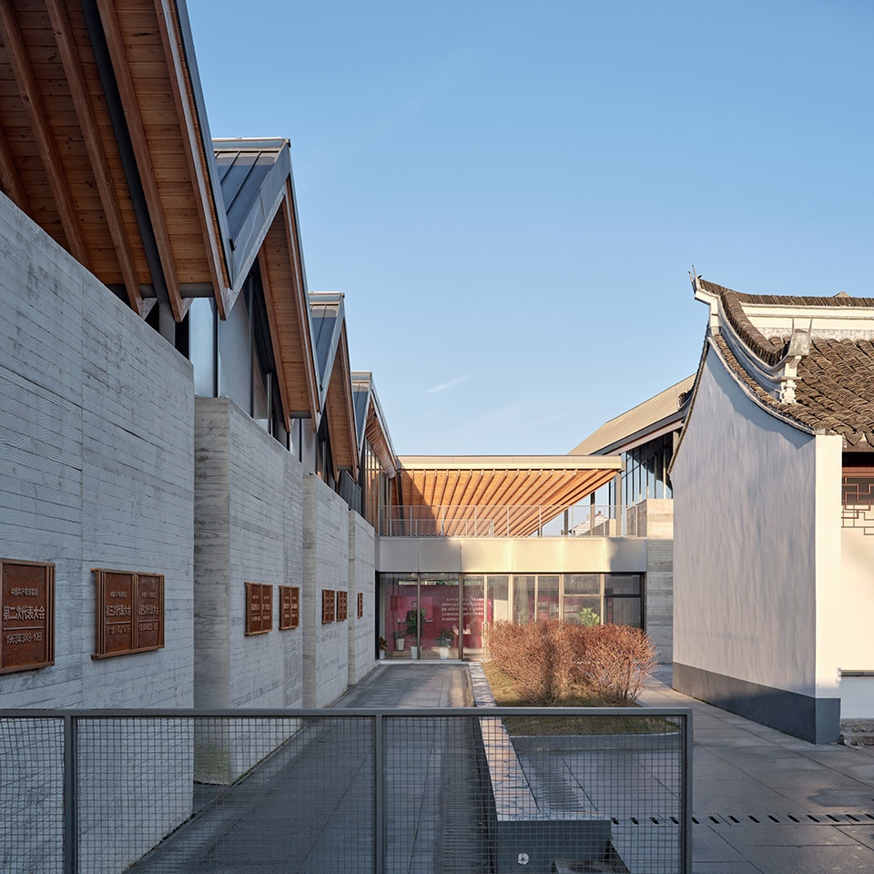 新老建筑的空间对话 Spatial dialogue between old and new buildings ©章鱼见筑