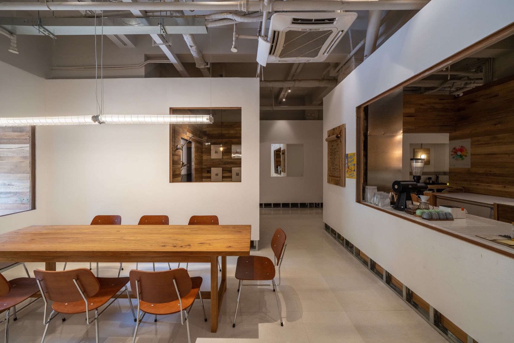 HAY COFFEE by Turtlehill Architecture and Design 谷德设计网