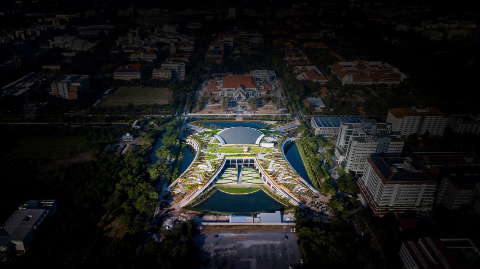 Puey Ungpahakorn Centenary Hall by Arsomsilp Landprocess