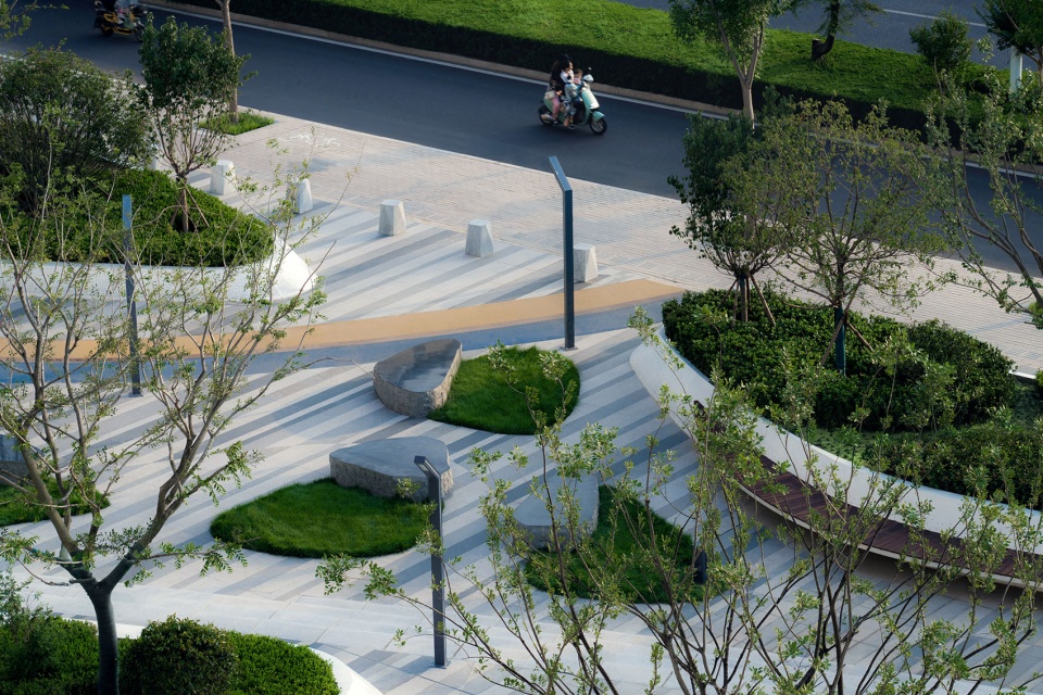 Wind Plaza潍坊风之广场 HID翰地景观
