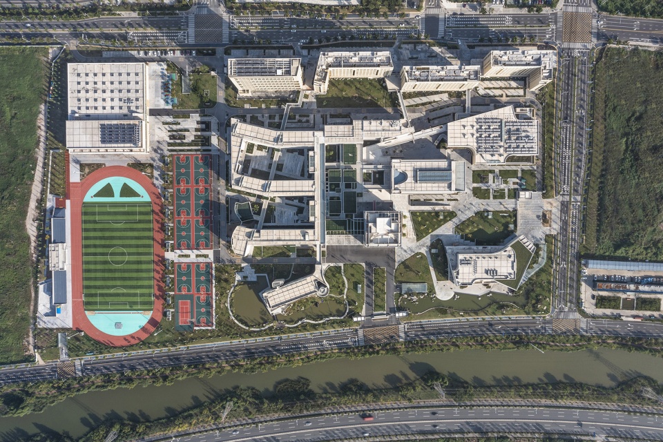 new campus of jiangsu jingjiang senior high school by rong zhaohui studio zradi
