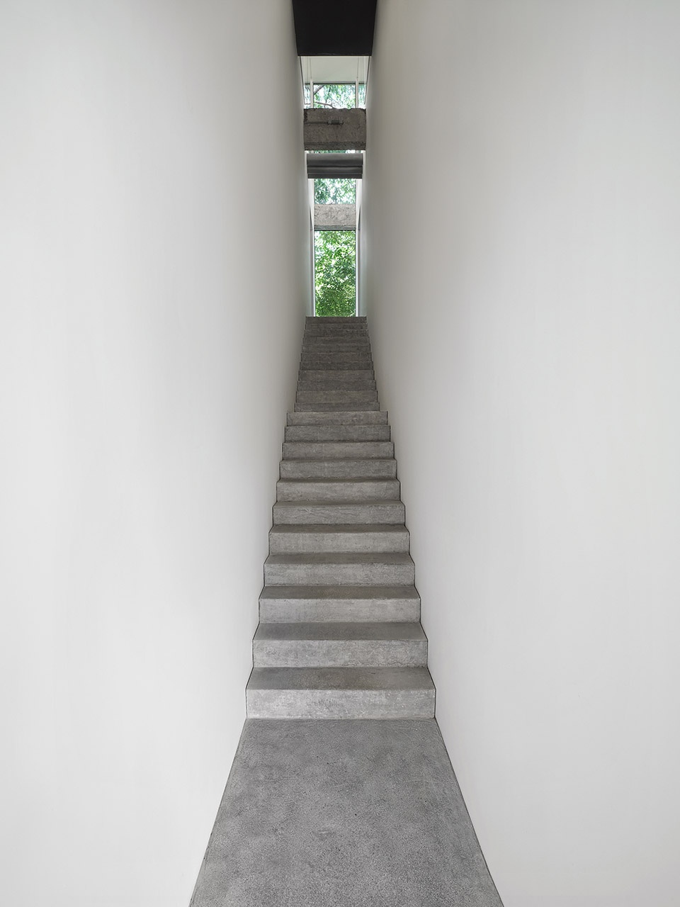 Outsider Store China by Studio Glume