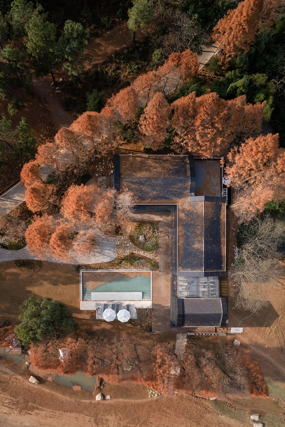 Renovation of Belight Camp Service Center by Local Architecture Design Office The Design Institute of Landscape and Architecture China Ac...