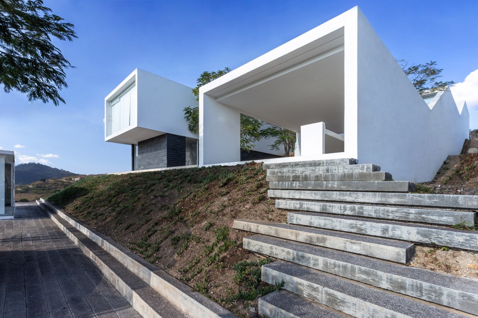 JA House by HW STUDIO