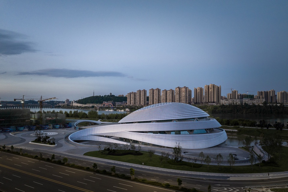 Jewel On The Silkroad Nanbu Eye Gymnasium China by Zhoyu Design Group