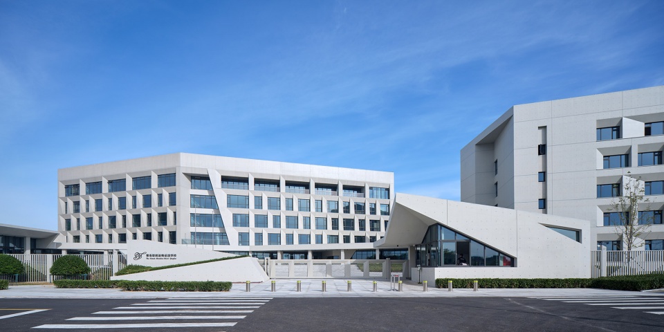 the yehudi menuhin school qingdao by tjad