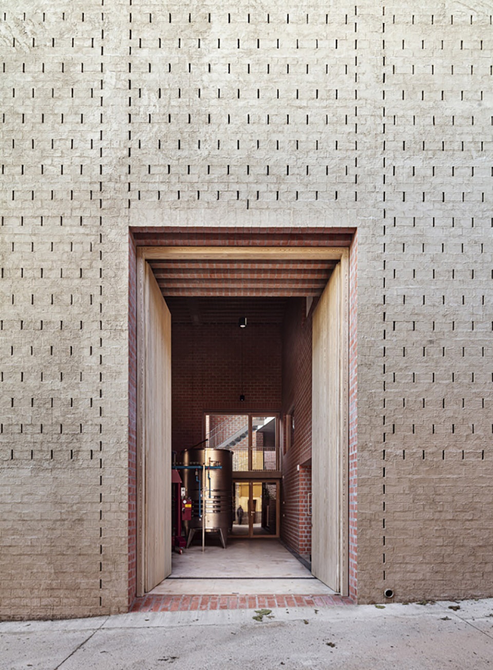 CLOS PACHEM WINERY by HARQUITECTES