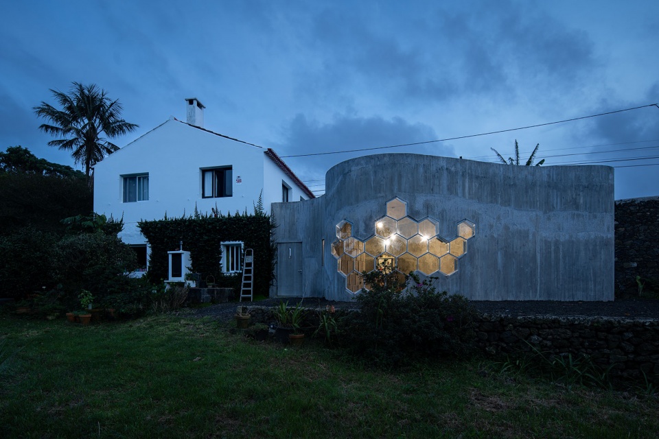 UtCoL Sculptor Bernardo Rodrigues Architects