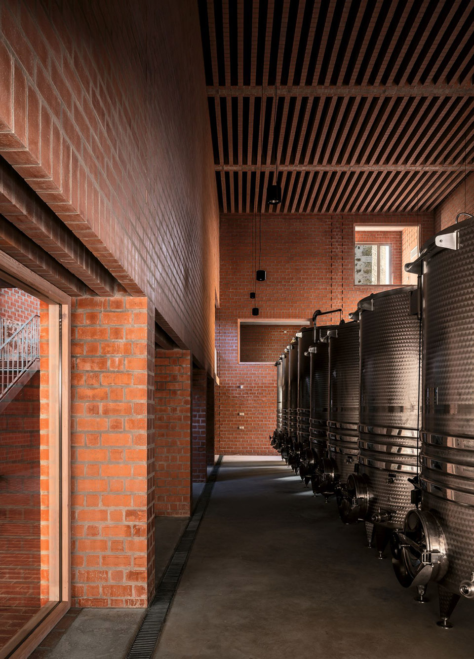 CLOS PACHEM WINERY by HARQUITECTES