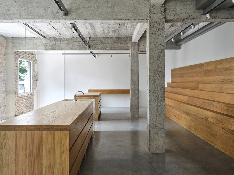 Outsider Store China by Studio Glume
