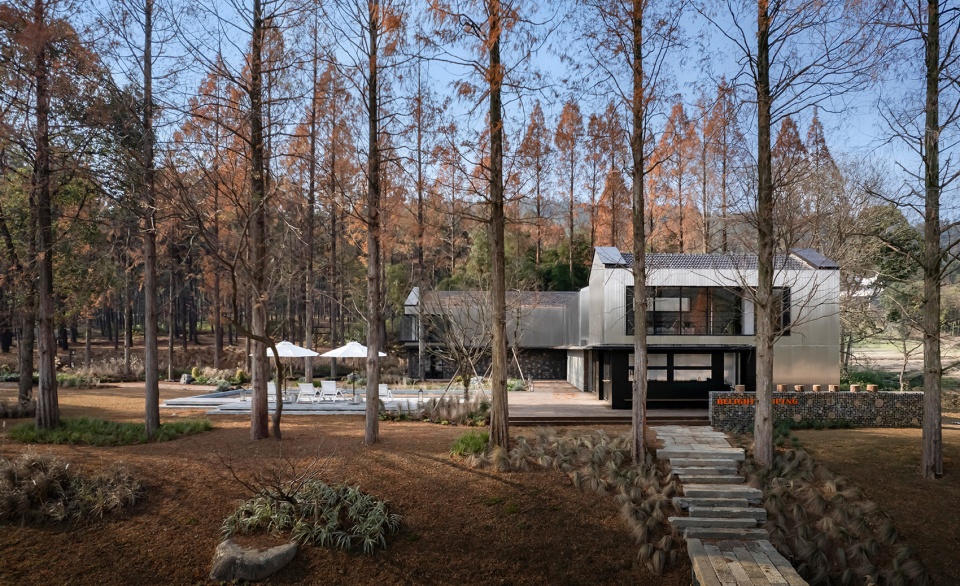 Renovation of Belight Camp Service Center by Local Architecture Design Office The Design Institute of Landscape and Architecture China Ac...