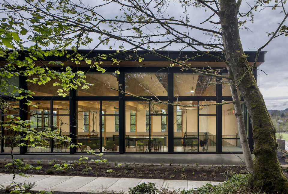 oregon episcopal school athletic center by hacker