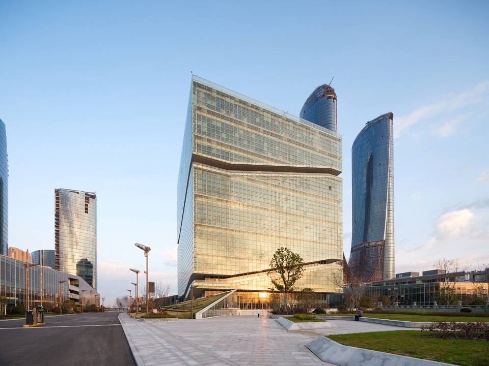 Hangzhou Olympic and International Expo Center Sports Complex Training Hall by AREP HZADI CO LTD