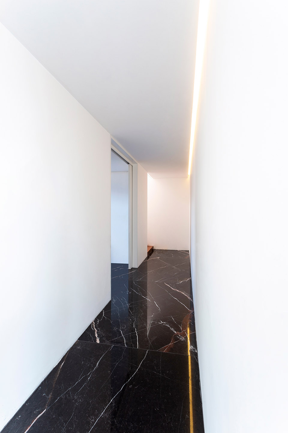 JA House by HW STUDIO