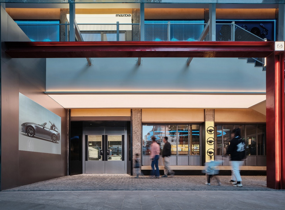 Mazda City Exhibition Hall China by TURING DESIGN