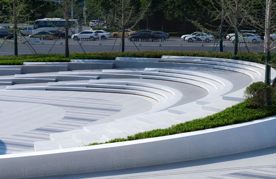 Wind Plaza潍坊风之广场 HID翰地景观