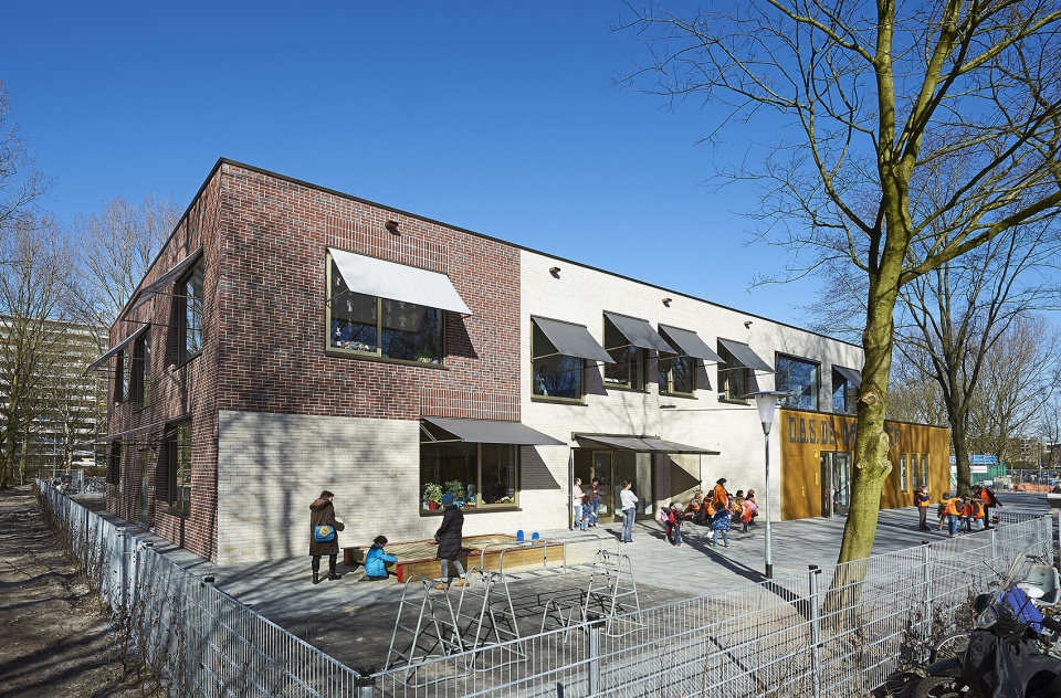 Zonnehof by Orange Architects
