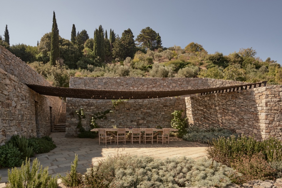 liknon by k studio