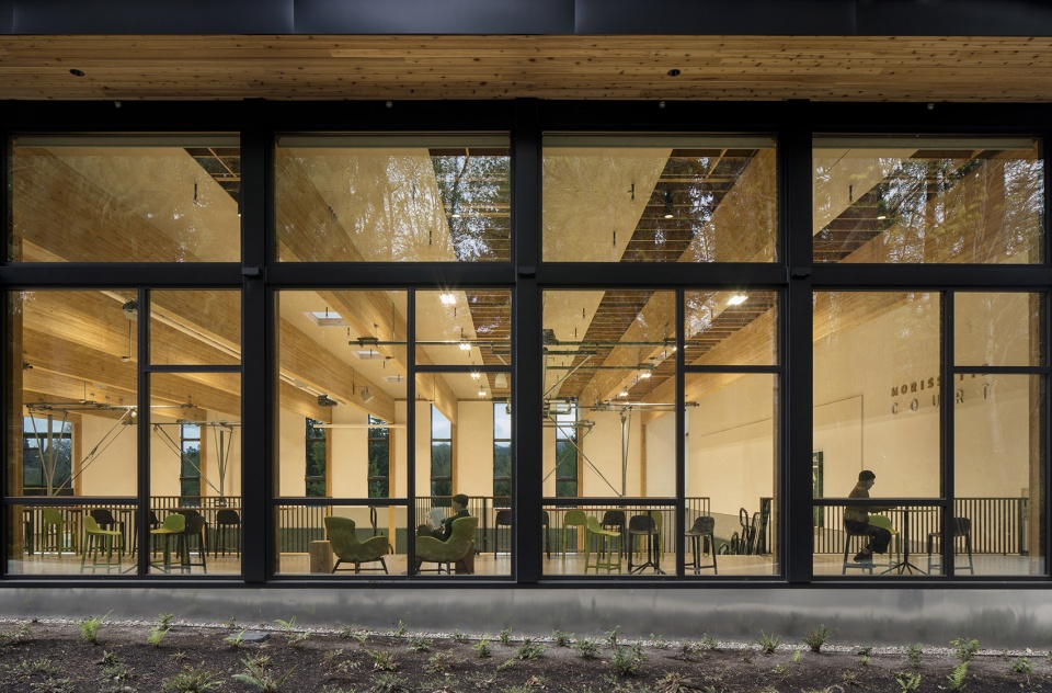 oregon episcopal school athletic center by hacker