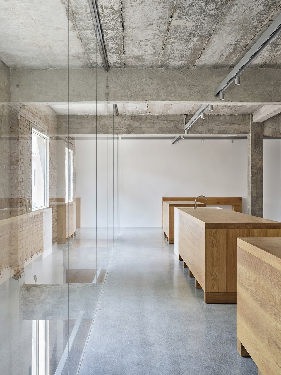Outsider Store China by Studio Glume