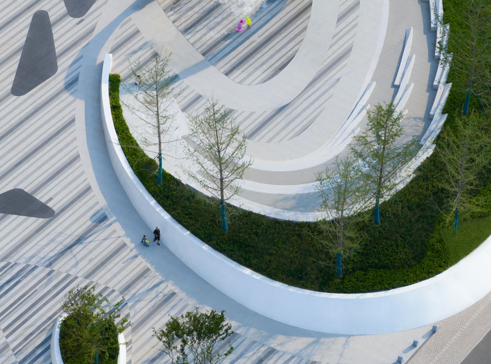 Wind Plaza潍坊风之广场 HID翰地景观