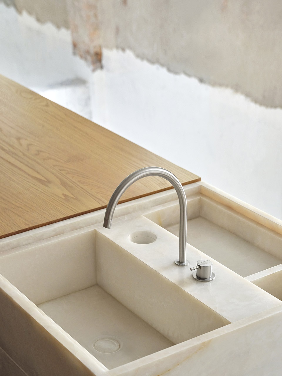 Outsider Store China by Studio Glume
