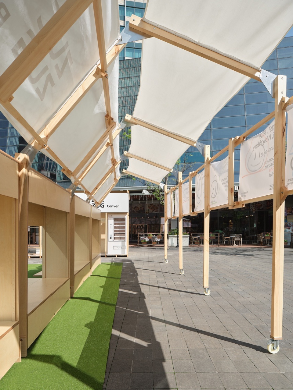 zuczug pop up market by flip studio