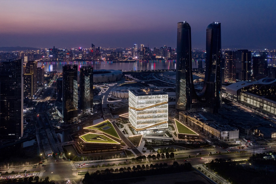 Hangzhou Olympic and International Expo Center Sports Complex Training Hall by AREP HZADI CO LTD