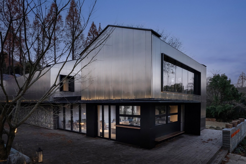 Renovation of Belight Camp Service Center by Local Architecture Design Office The Design Institute of Landscape and Architecture China Ac...