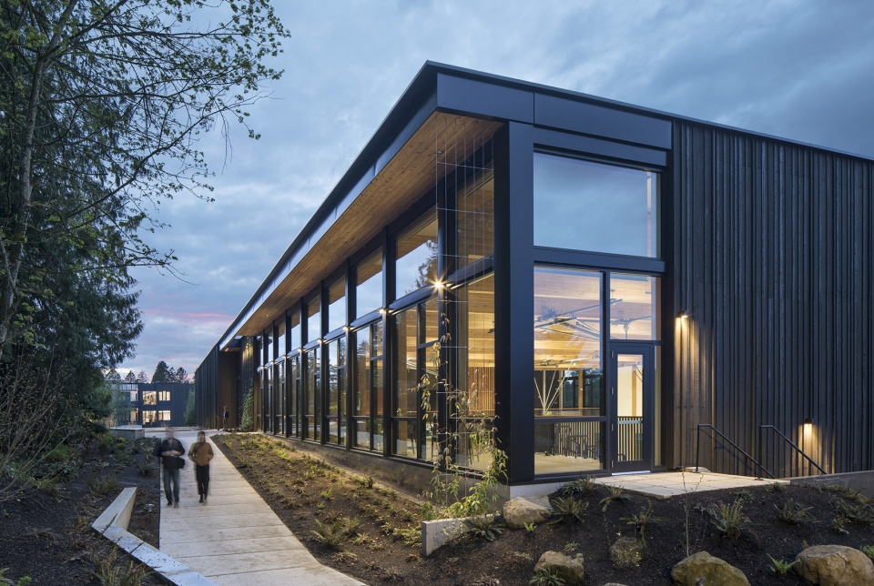 oregon episcopal school athletic center by hacker