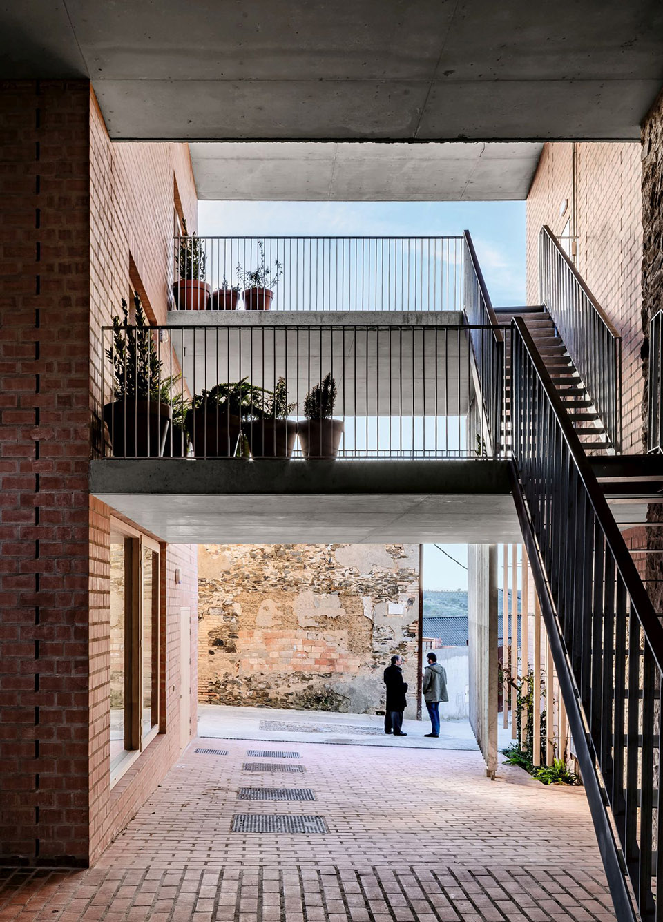 CLOS PACHEM WINERY by HARQUITECTES