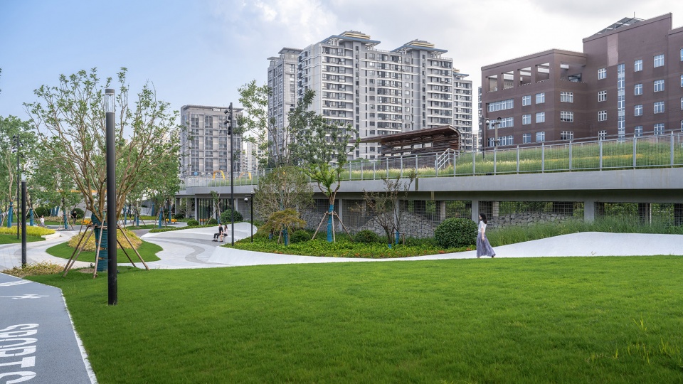 Shanghai s New Horizon High Land Park by Urban Architecture