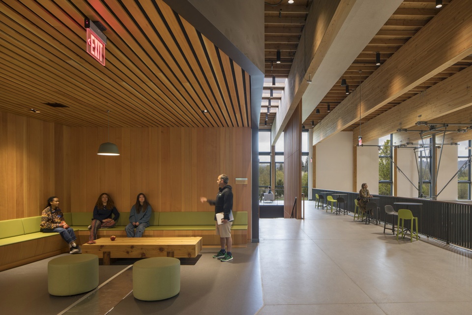 oregon episcopal school athletic center by hacker